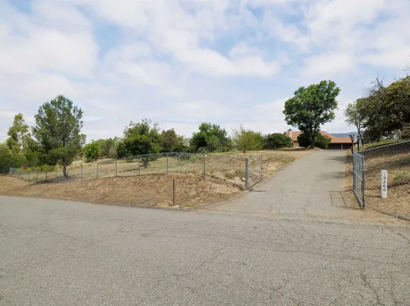 19266 Los Hermanos Ranch Rd, Valley Center, CA 92082
