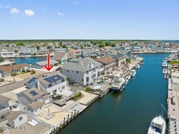 826 Forepeak Dr, Forked River, NJ 08731