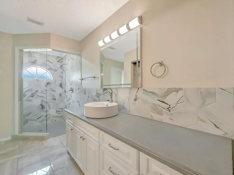 1016 Harbor Town Dr — Photo 33