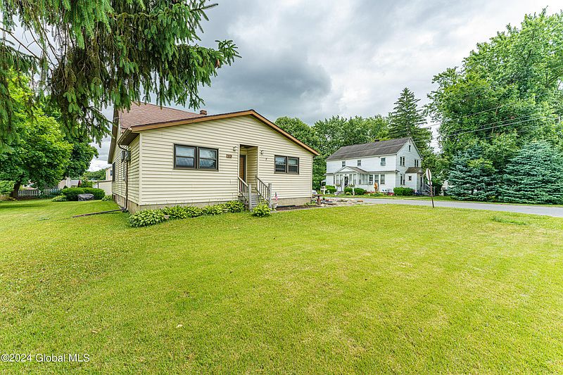 2nd image of 10 Weaver Avenue