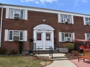 22516 88th Ave, Queens Village, NY 11427