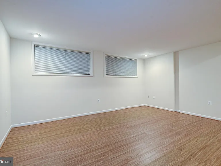1502 Farsta Ct — Photo 22