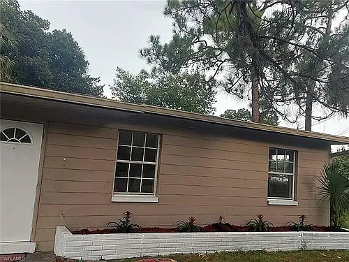 216 Maria St Photo 1