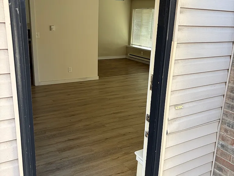 5017 Sand Point Pl NE — Photo 6
