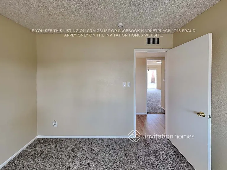 4621 W Carol Ave — Photo 15