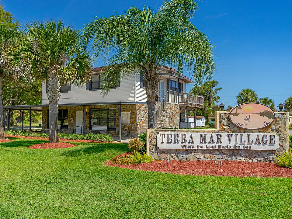 20 River Park Blvd