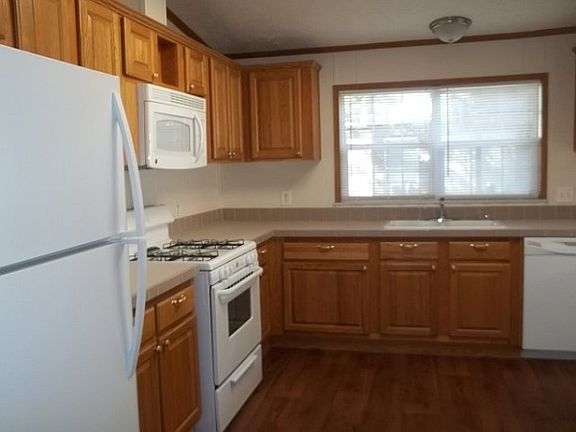 2nd image of 23523 Glenita St