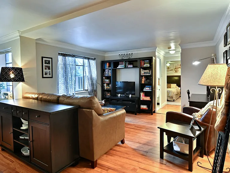 1011 N Negley Ave #7 — Photo 3