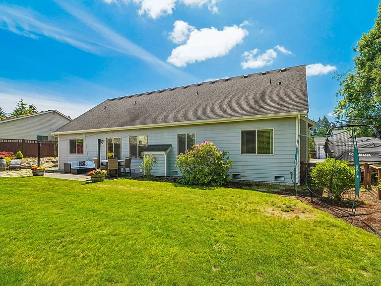 853 SW Norpoint Ct — Photo 45