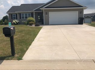 W6141 Sherwood Point Dr, Greenville, WI 54942