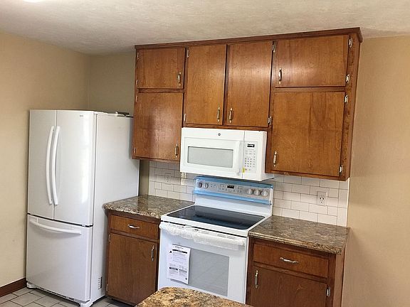 3rd image of 1532 Copperfield Cir