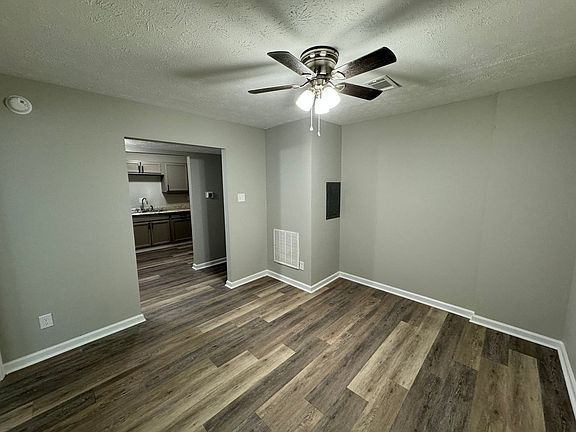 5th image of 209 Lakeshore Dr #1