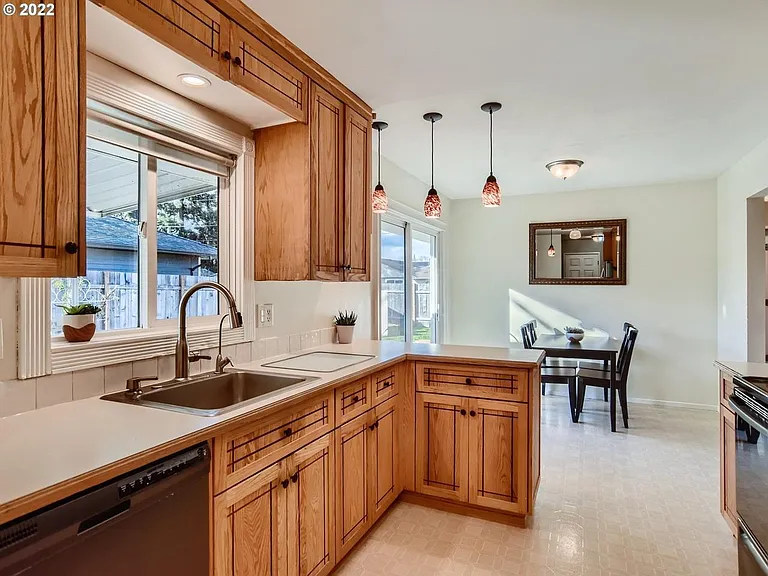 9251 SE 47th Ave — Photo 11