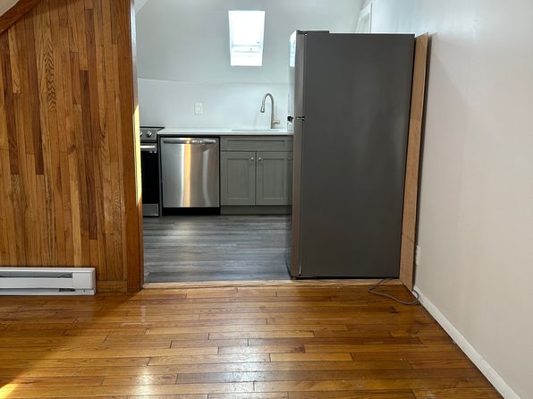 106 Fisher Ave FLOOR 3