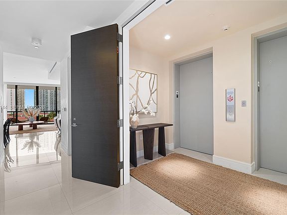 5th image of 3250 NE 188th St APT 608