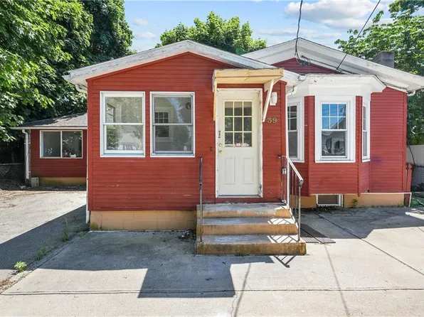 39 Chaplin St, Pawtucket, RI 02861