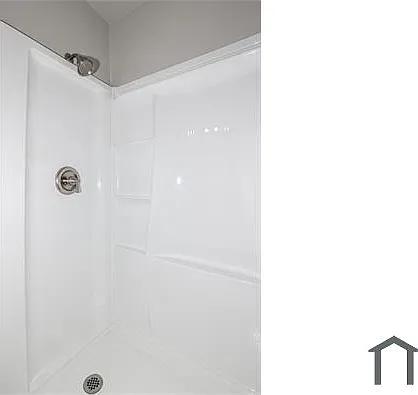 526 Stratford Ct — Photo 17