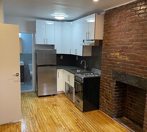 3rd image of 203 Chrystie St #4DI