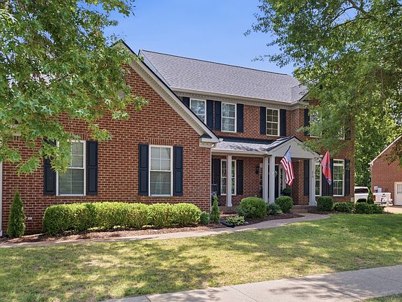 4th image of 210 Stillcreek Dr
