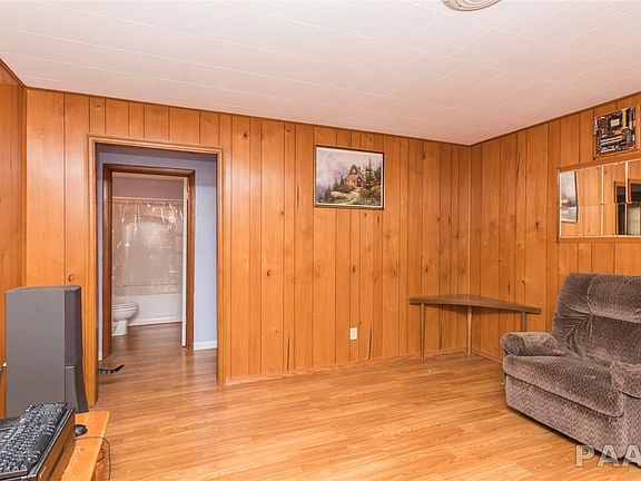 5th image of 614 N Pekin Ln