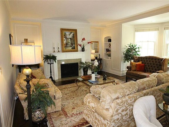 4th image of 13515 Shaker Blvd APT 2A