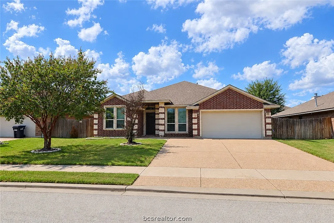5 bed, 2297 sqft, $2,200 — Photo 2