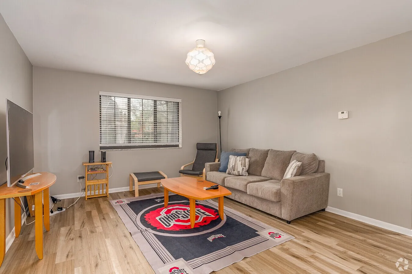 2 bed, 1038 sqft, $1,800 — Photo 3