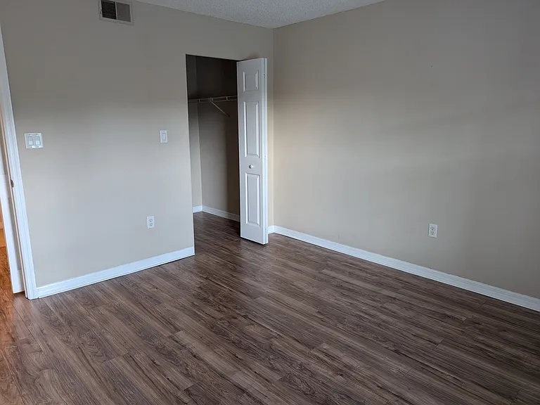 221 Lake Brook Cir #208 — Photo 15