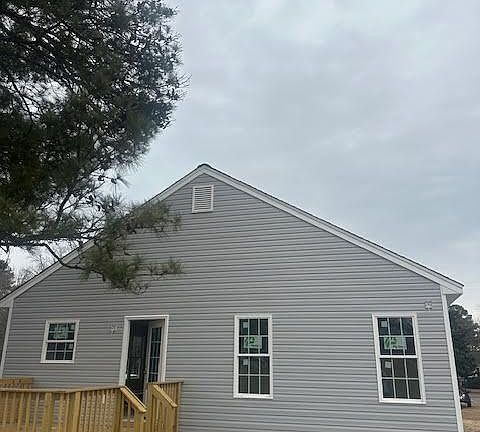 5th image of 209 Purdy Rd