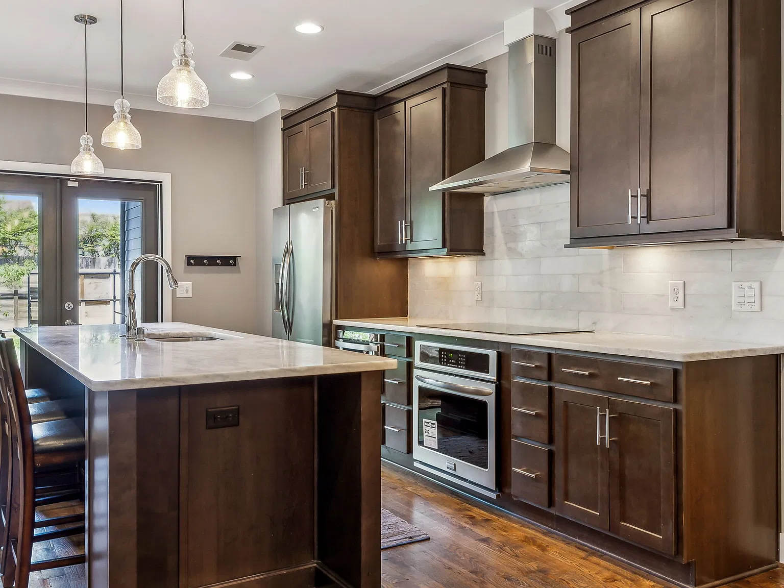 3 bed, 2518 sqft, $3,200 — Photo 4