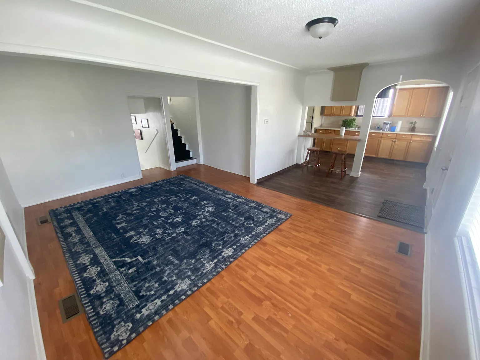 2 bed, 975 sqft, $1,650 — Photo 2