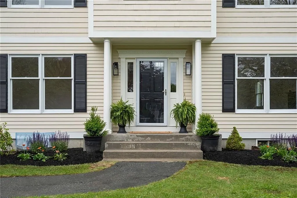 4 bed, 2.0 bath, 3041 sqft, $4,600 — Photo 4