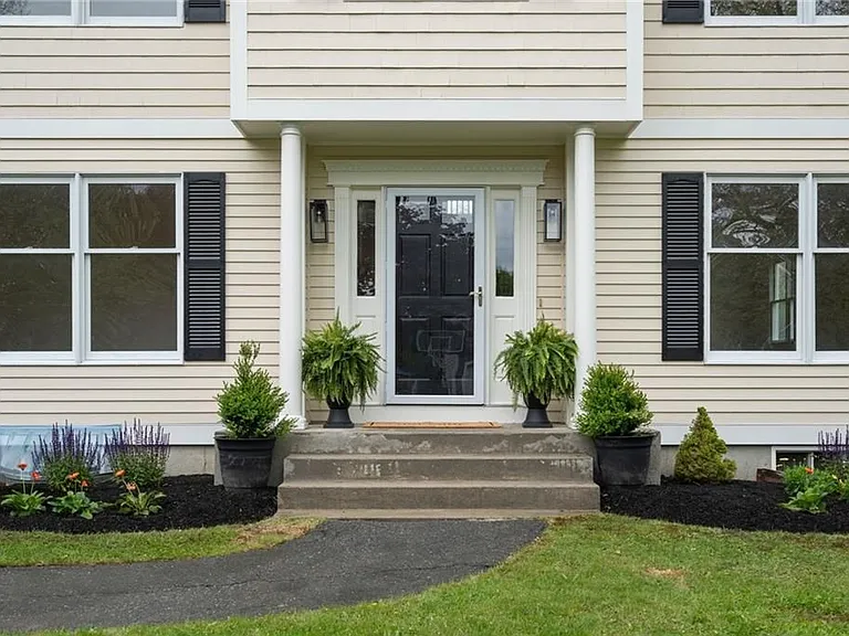 43 Bluegrass Dr — Photo 4