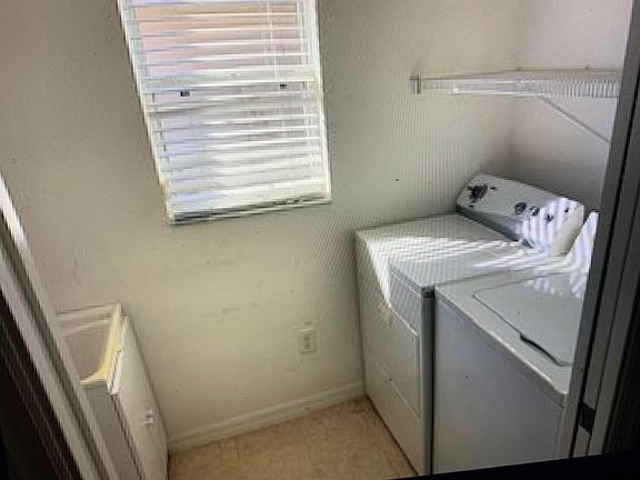 3rd image of 1886 Dalton Dr