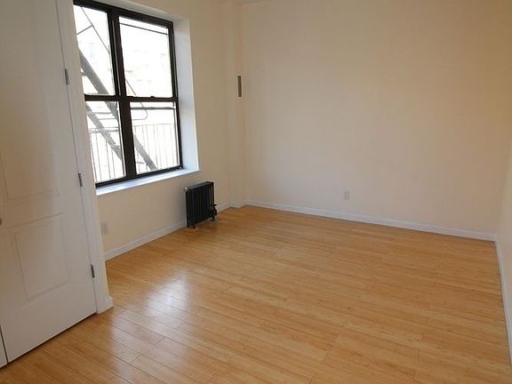 3rd image of 66 Saint Nicholas Pl APT A46