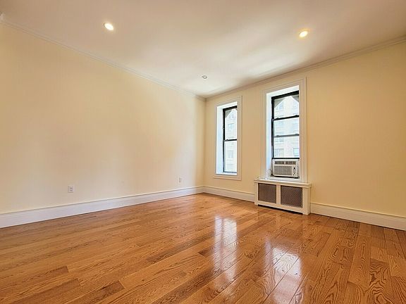 2nd image of 301 W 96th St APT 5E