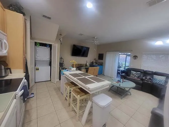 Caravelle Cir — Photo 15