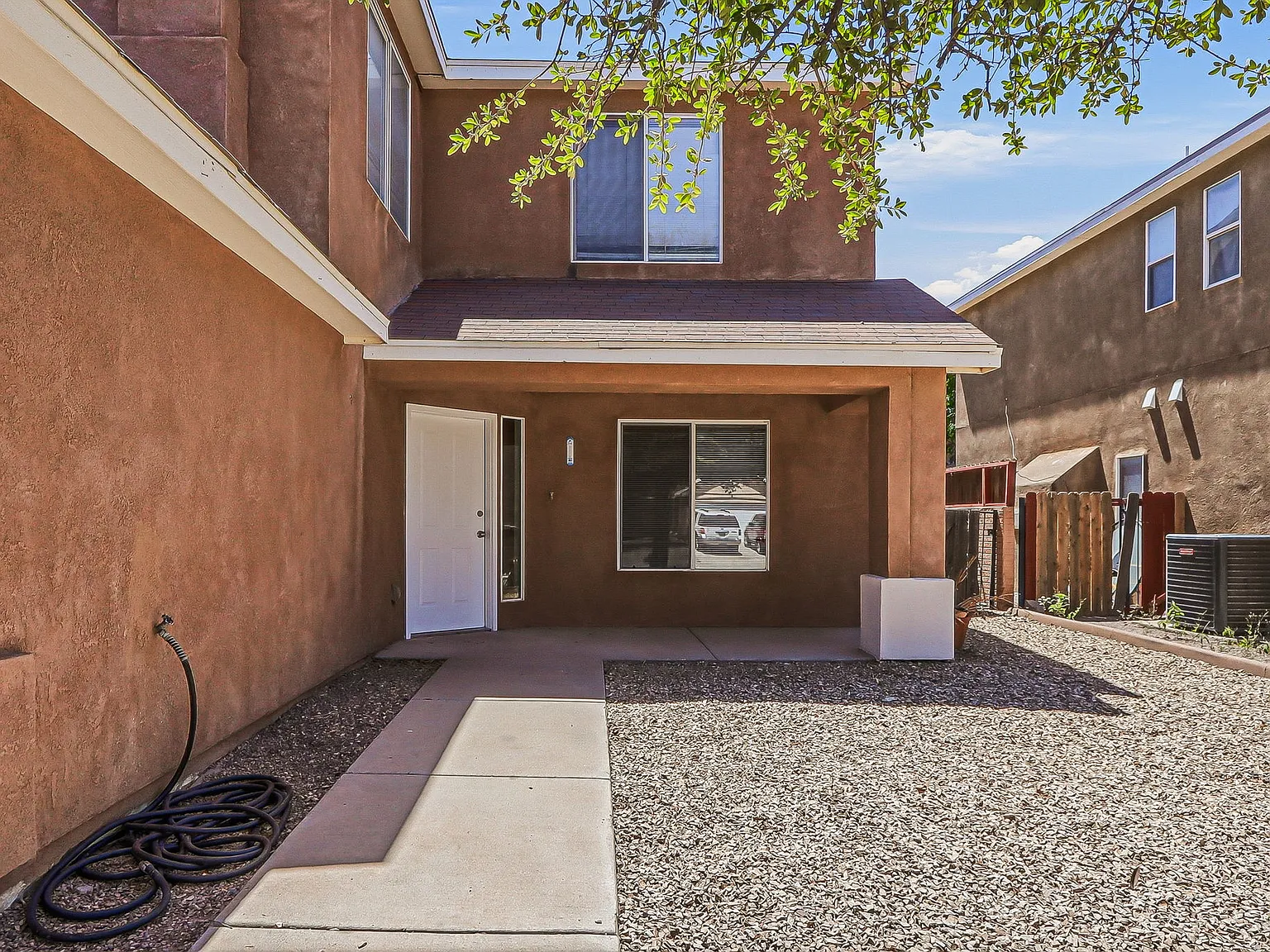 3 bed, 2.5 bath, 2246 sqft, $1,950 — Photo 3