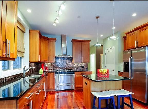 4th image of 1452 W Blackhawk St #1
