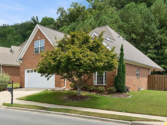 2nd image of 845 Castlemaine Dr
