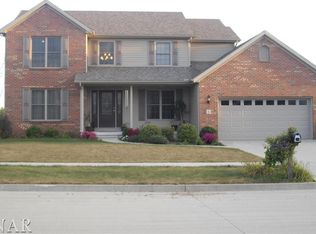 1 Bailey Ct, Bloomington, IL 61704