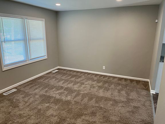 3rd image of 22157 Clyde Ave
