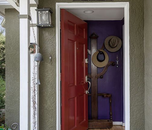 5th image of 1560 Waldran Ave