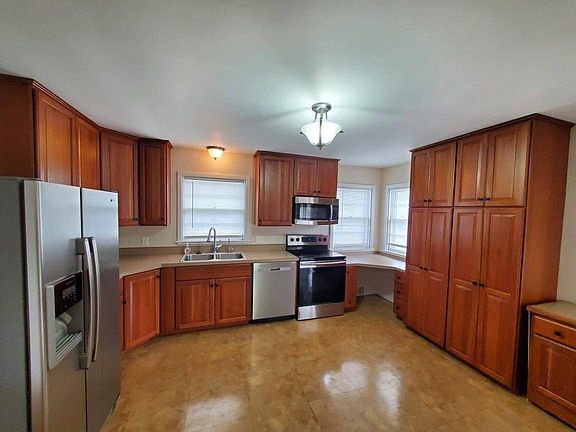 5th image of 802 1st Ave
