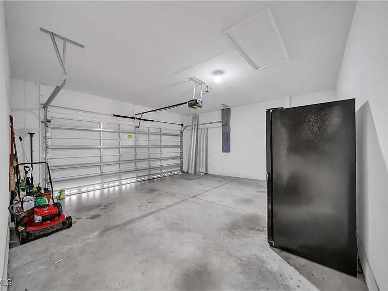 8125 Silver Birch Way — Photo 19