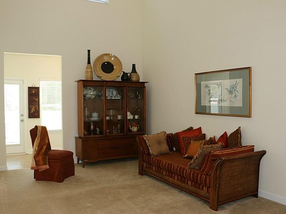 5th image of 631 Hicklin Dr #3