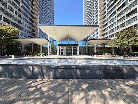 2nd image of 3550 N Lake Shore Dr APT 1806