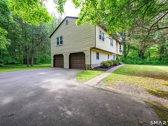 3rd image of 311 Twin Lakes Road