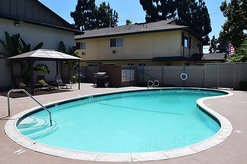 Villa Pacific Townhomes Photo 1