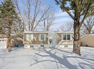 28 Fox Meadow Ln, Cahokia, IL 62206